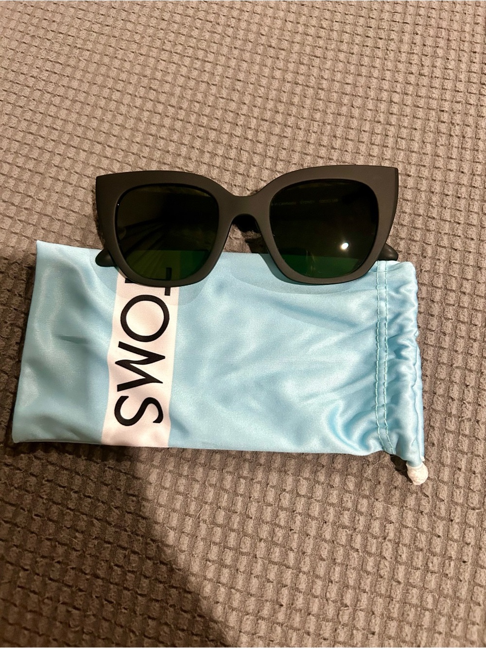 Toms Black Cat-Eye Sunglasses with Green Lenses